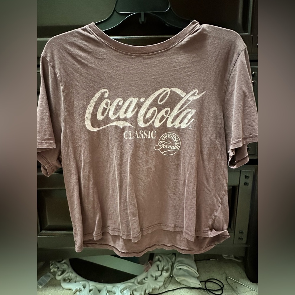 Dark purple cropped COCO-COLA shirt